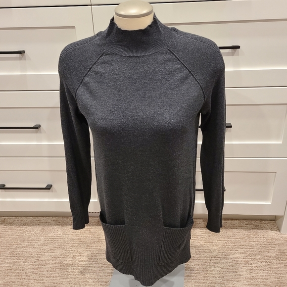 Peyton Primrose sweater - Picture 1 of 7